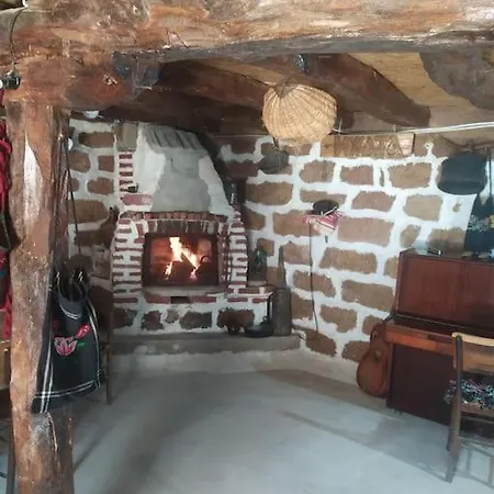 ижата - топлина и уют Casa de Férias *