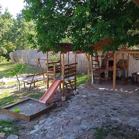 ижата - топлина и уют Borovitsa