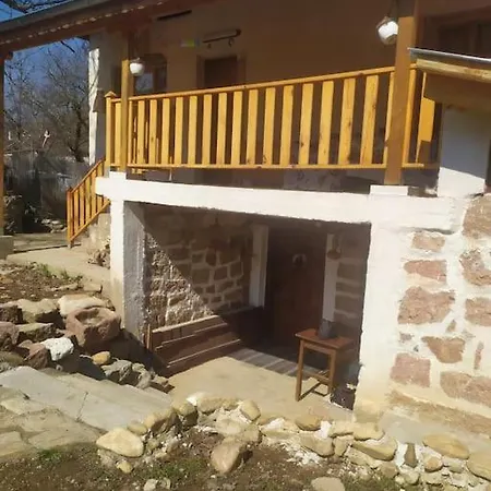 ижата - топлина и уют Holiday home *